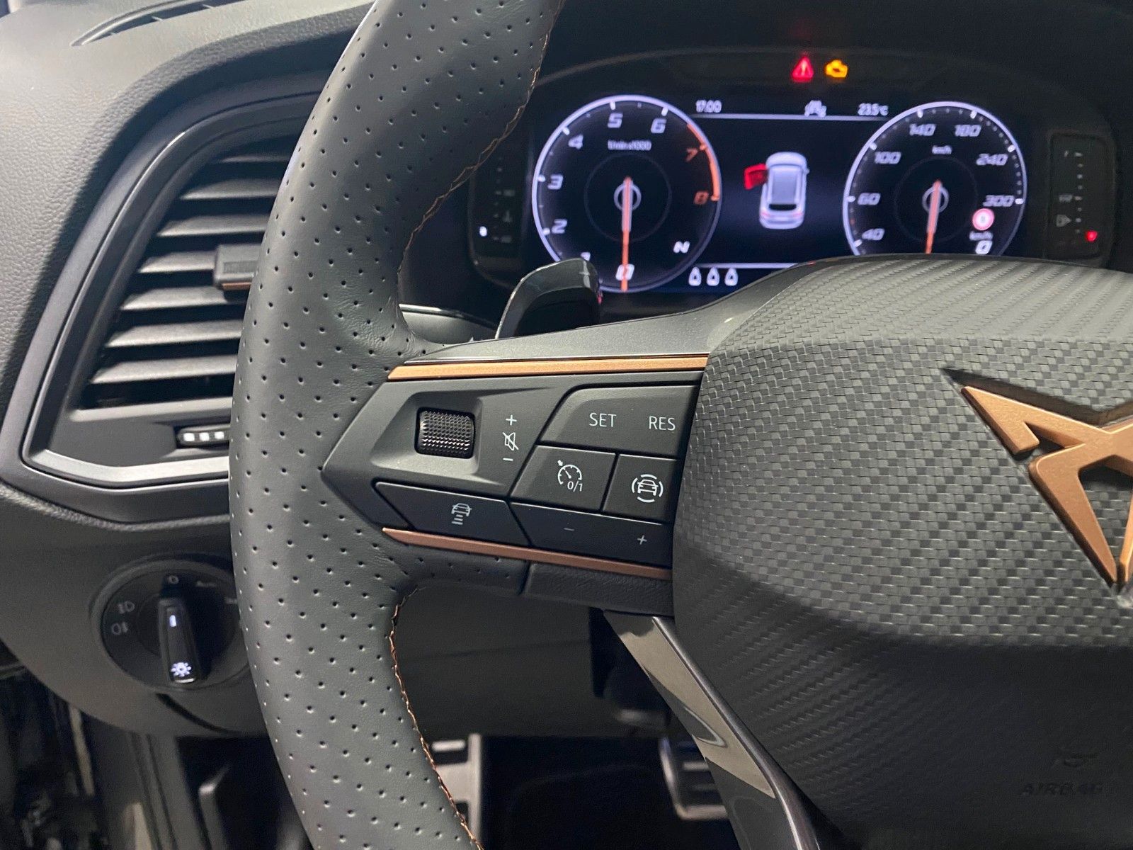 Fahrzeugabbildung CUPRA Ateca 2.0 TSI 4x4 DSG+5 J. GARANTIE+ACC+AHK+APP+