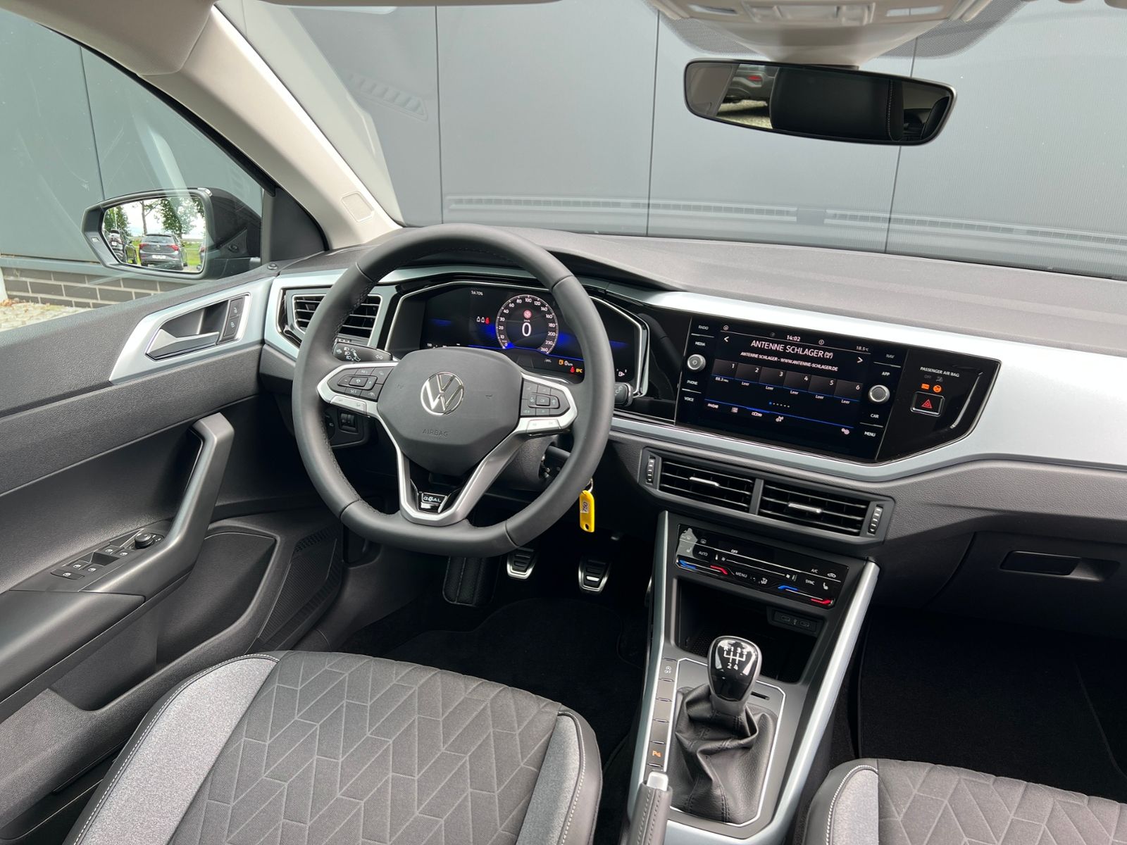 Fahrzeugabbildung Volkswagen Polo GOAL 1.0 TSI * LED, App-Connect, 16"-LM*