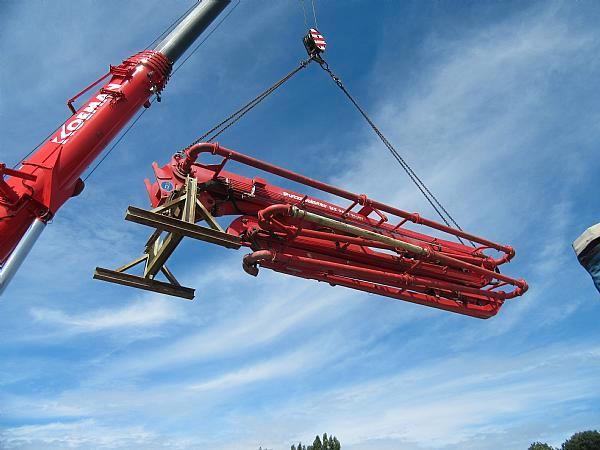 Mercedes-Benz PUTZMEISTER  MX28/4 MULTI Concrete  placing boom