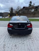 BMW E90 320d - BMW 320 aus 2007: 320d