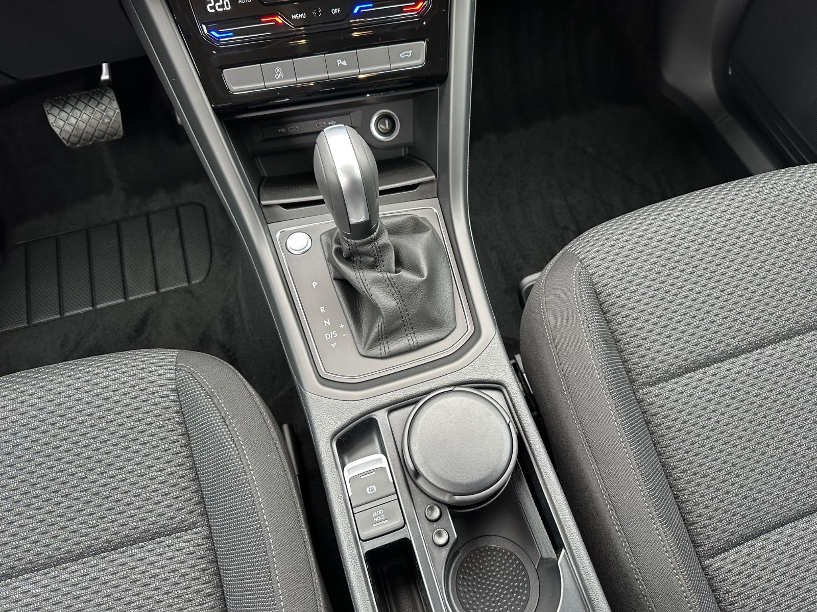 Fahrzeugabbildung Volkswagen Touran 1.5 TSI Comfortline DSG Navi/ACC/IQ/Shzg