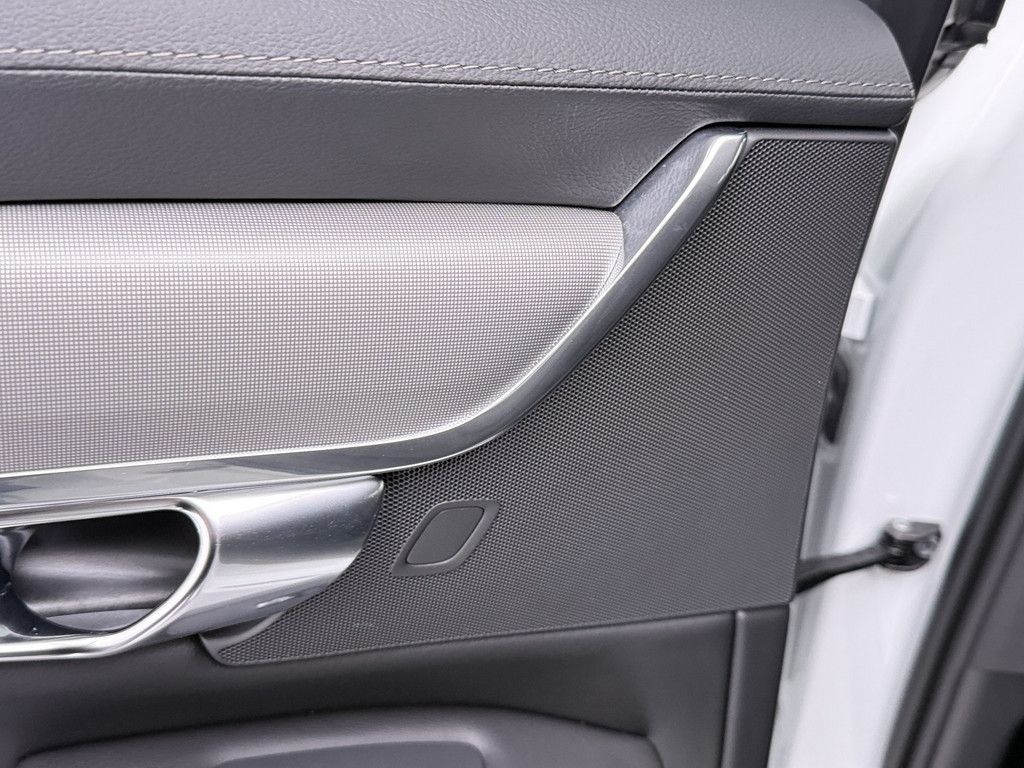 Volvo V90 T6 AWD Plus Dark Recharge Plug-In Hybrid *36 foto 16