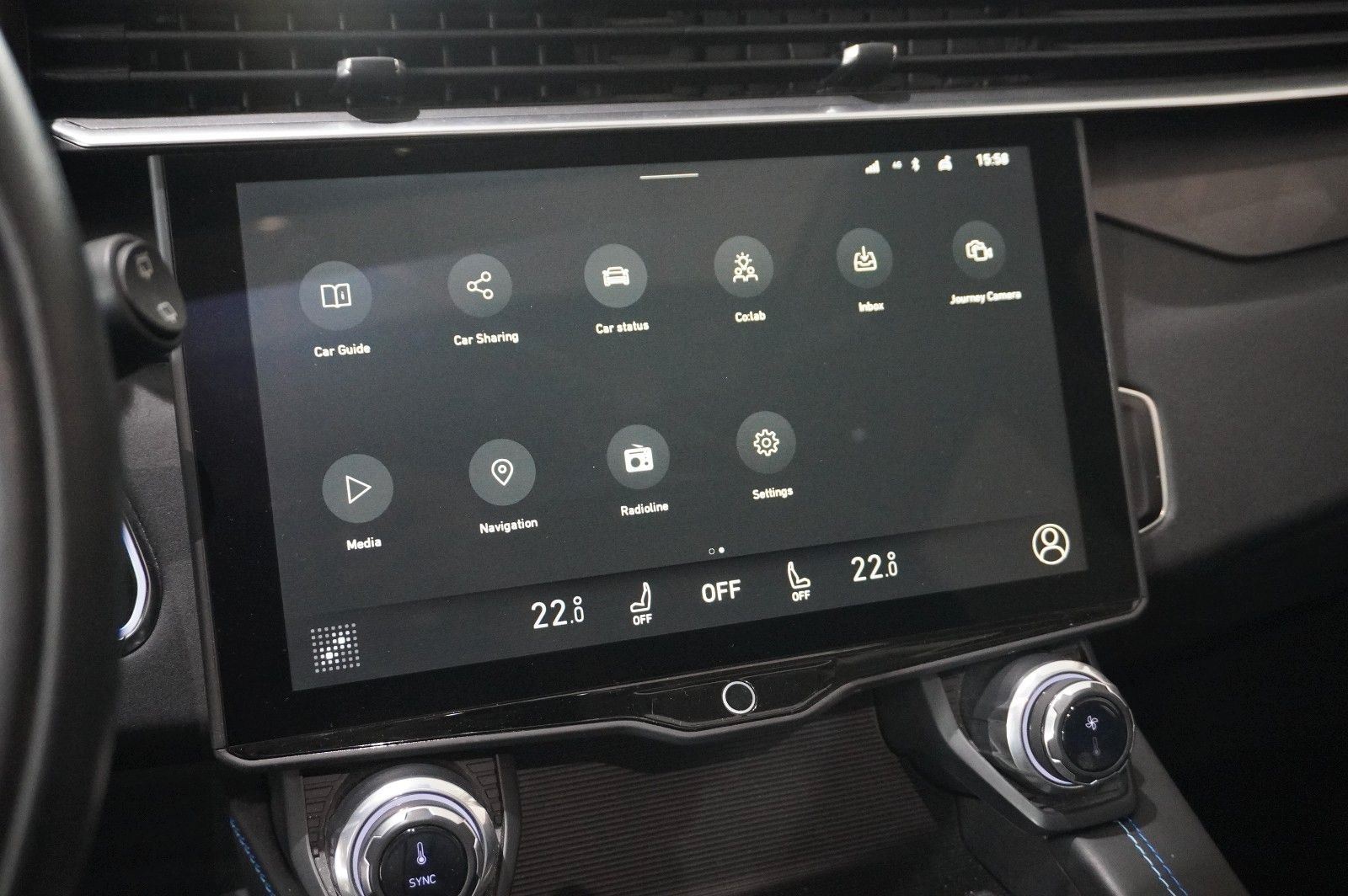 Fahrzeugabbildung Lynk&Co 01 1.5T HEV HYBRID NAVI/LED/SPORT/VIRT./PANO/DAB
