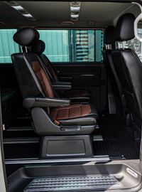 Fahrzeugabbildung Volkswagen T6 Multivan Highline|KÜHLBOX||DYNAUDI|LEDER|FULL
