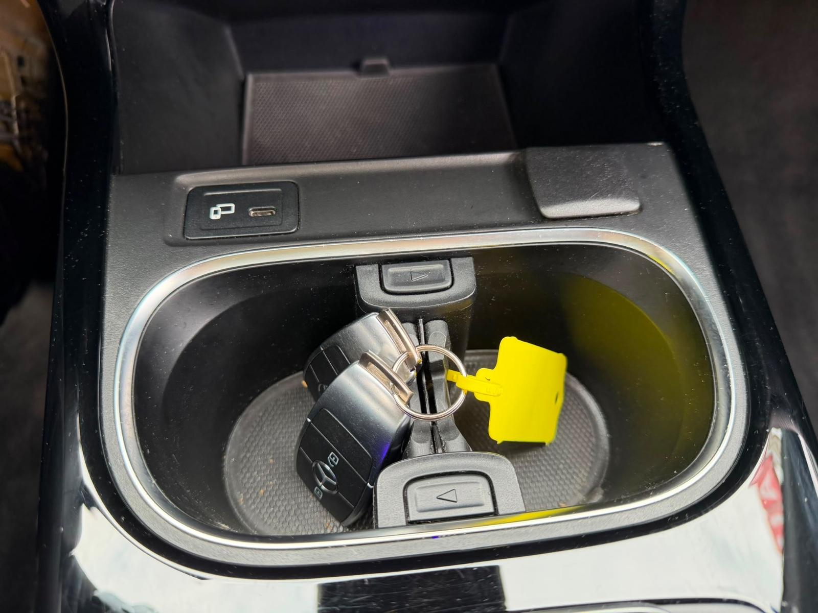 Mercedes-Benz A 250e AMG-Line Hybrid Automat Navi LED