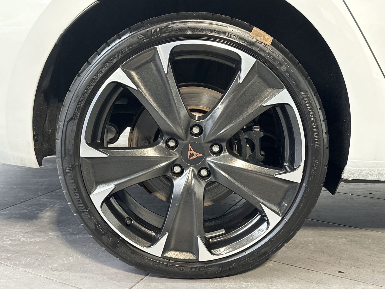 Fahrzeugabbildung CUPRA Leon Sportstourer 1.4 e-Hybrid NAV+LED+AHK+ACC