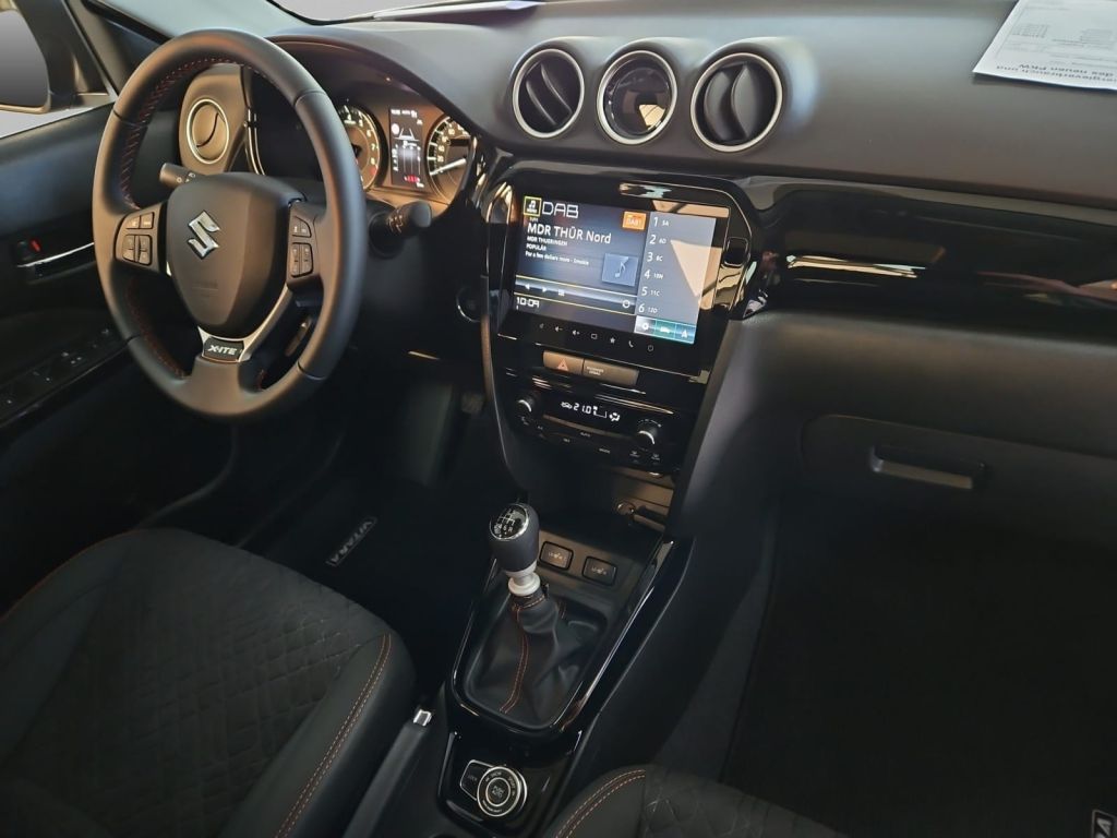 Fahrzeugabbildung Suzuki Vitara 1.4 Hybrid Allrad Comfort+ X-ITE