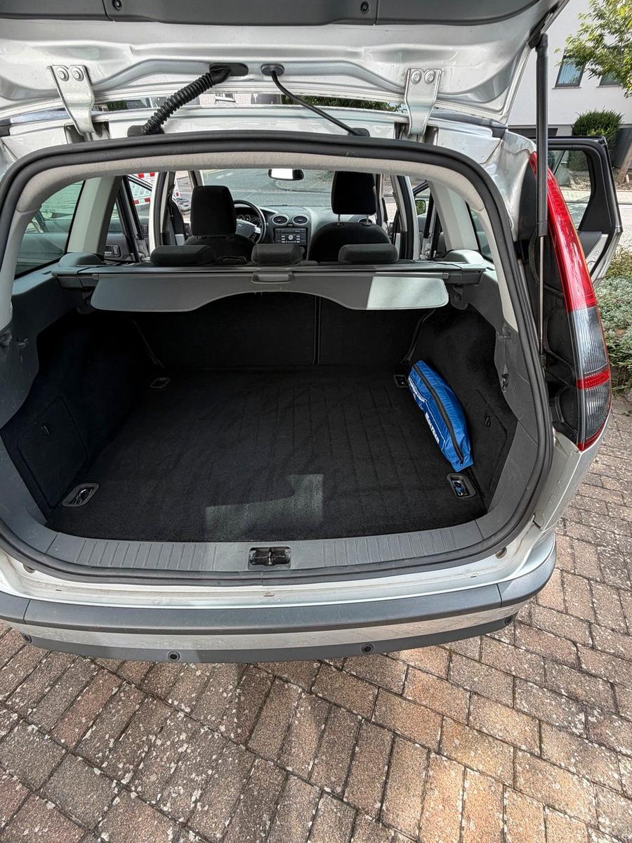 Ford Focus 2005 — photo 11