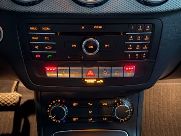 Mercedes B 220 - 12