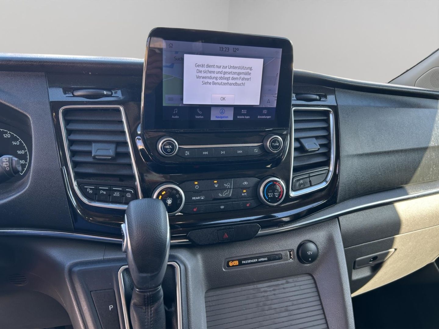 Fahrzeugabbildung Ford Tourneo Custom Kombi 320 L2 Titanium X