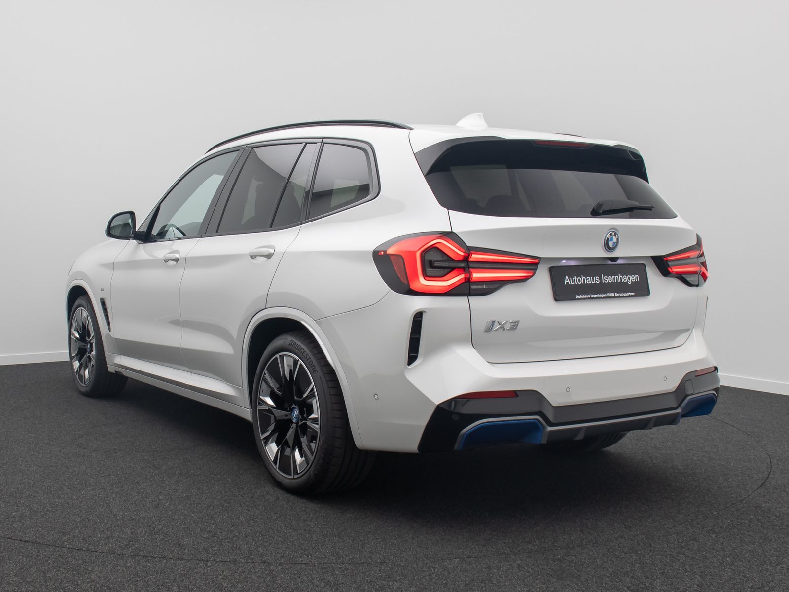 Fahrzeugabbildung BMW iX3 Impressive 360° HUD DAB H/K HUD AHK Panorama