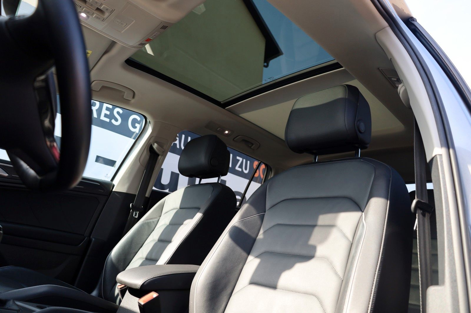 Fahrzeugabbildung Volkswagen Tiguan Allspace Highline,Navi,ACC,Panorama,AHK