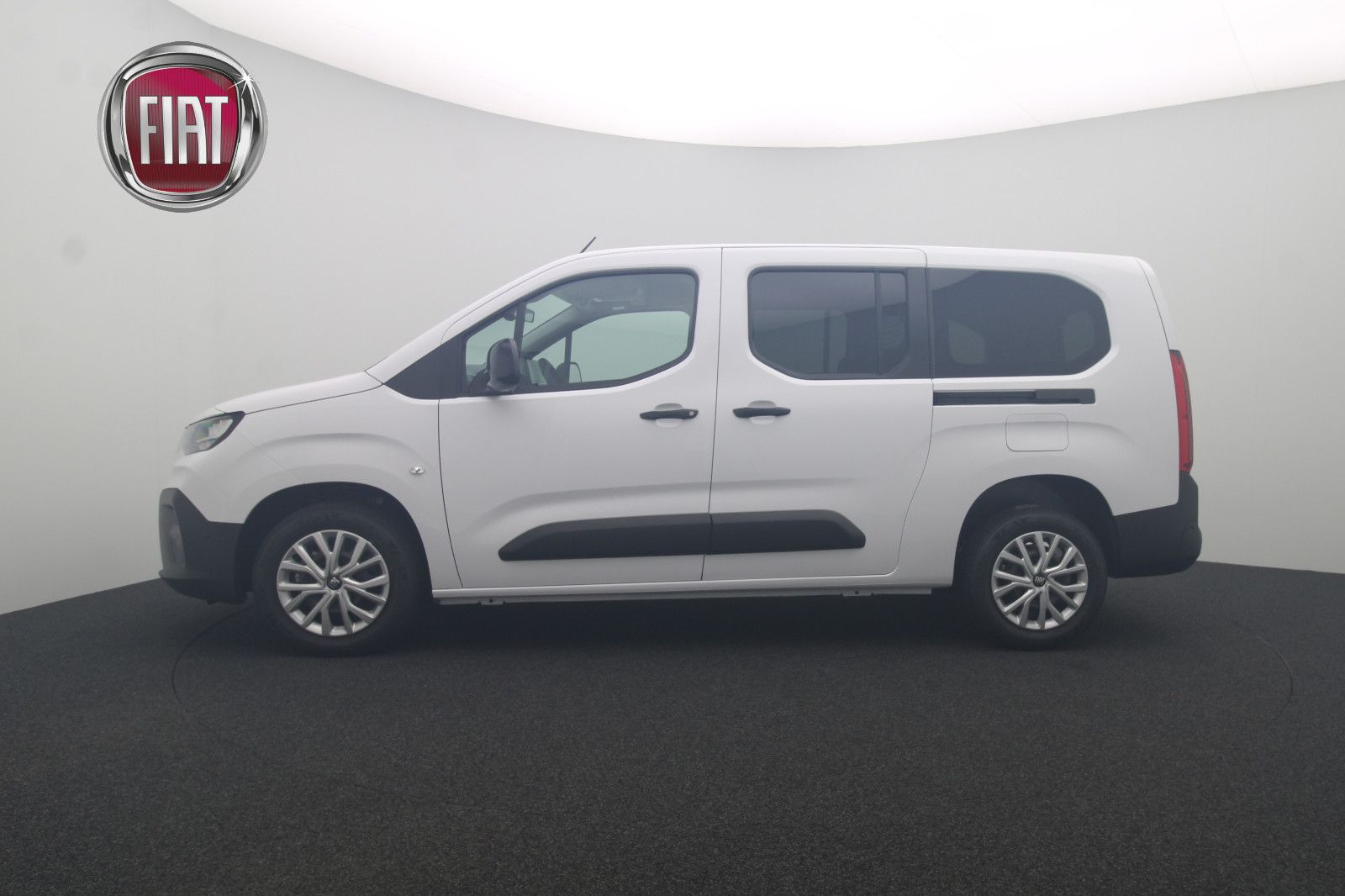Fahrzeugabbildung Fiat Doblo Kombi L2 1.5 BlueHDi 5-Sitzer