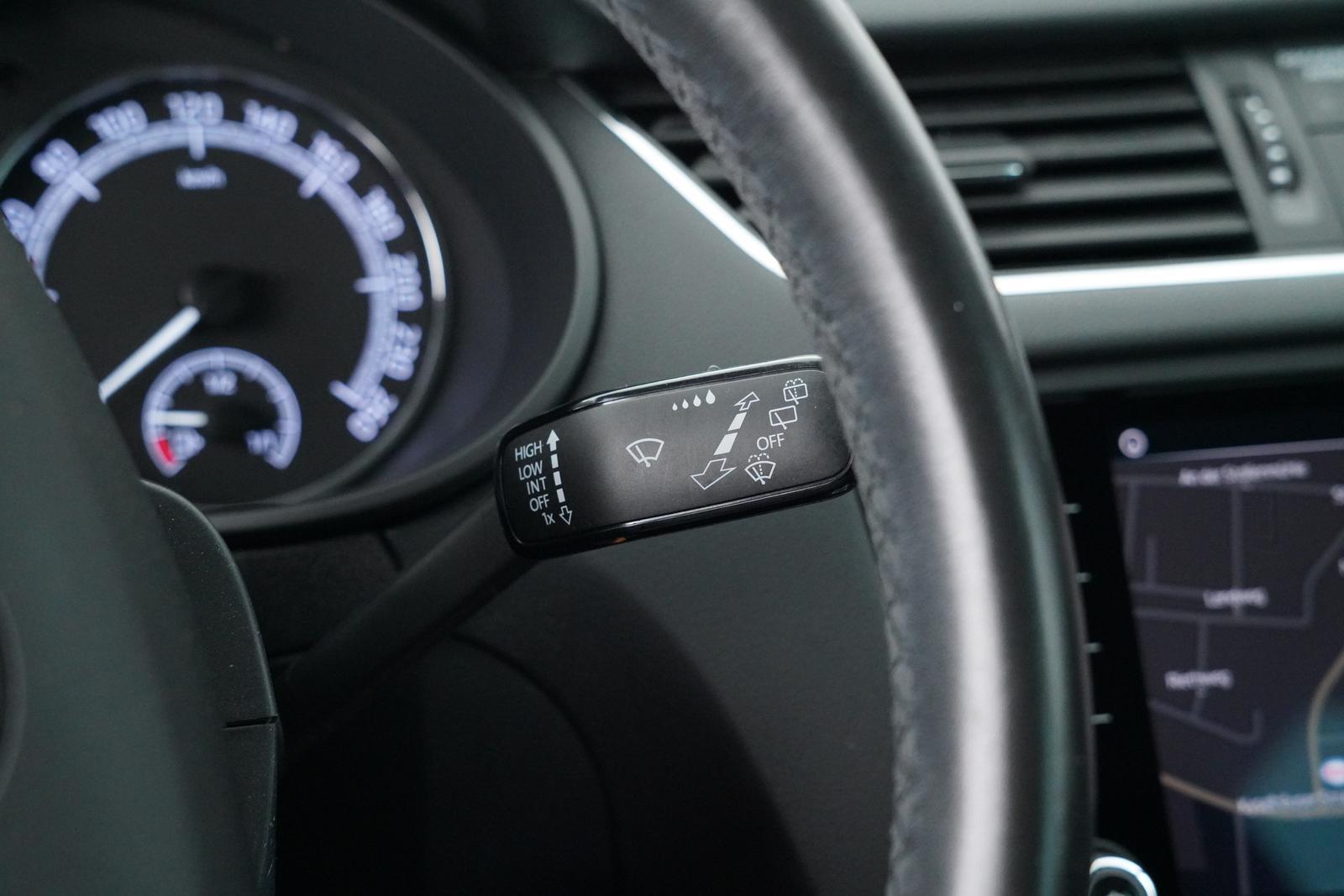 Skoda OCTAVIA COMBI TOUR 1.5TSI SCHECKHEFTGEPFLEGT uvm