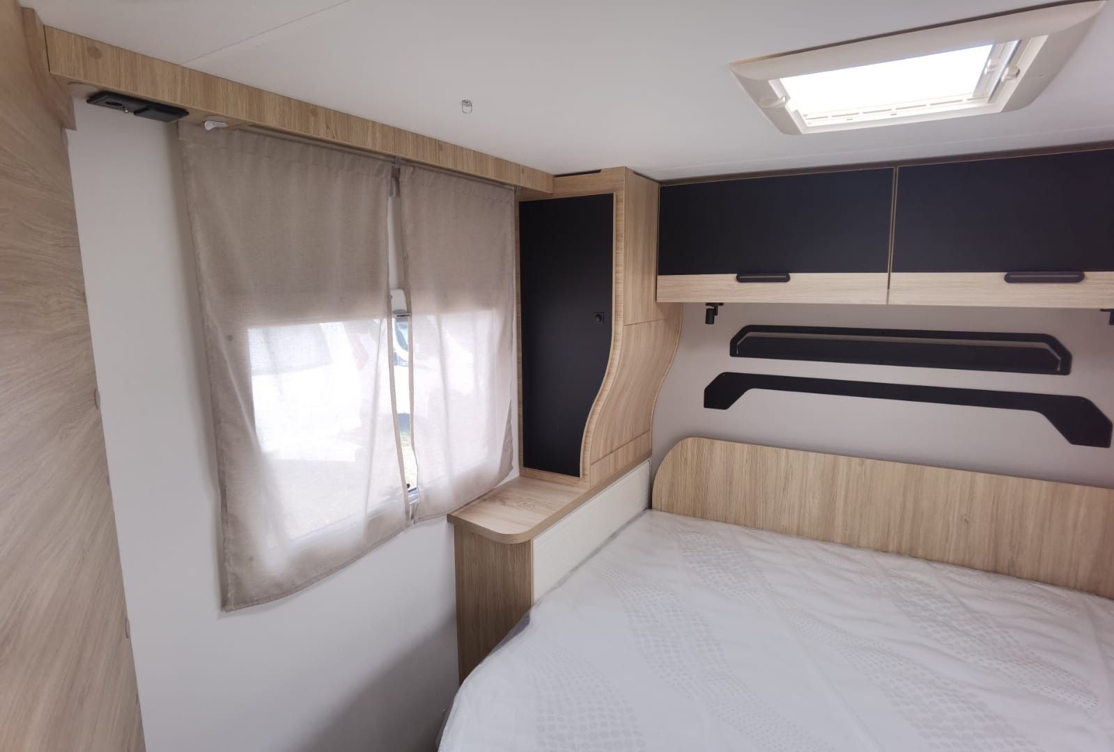 Fahrzeugabbildung Challenger 318 Graphite Edition o. Hubbett Frühlingsaktion