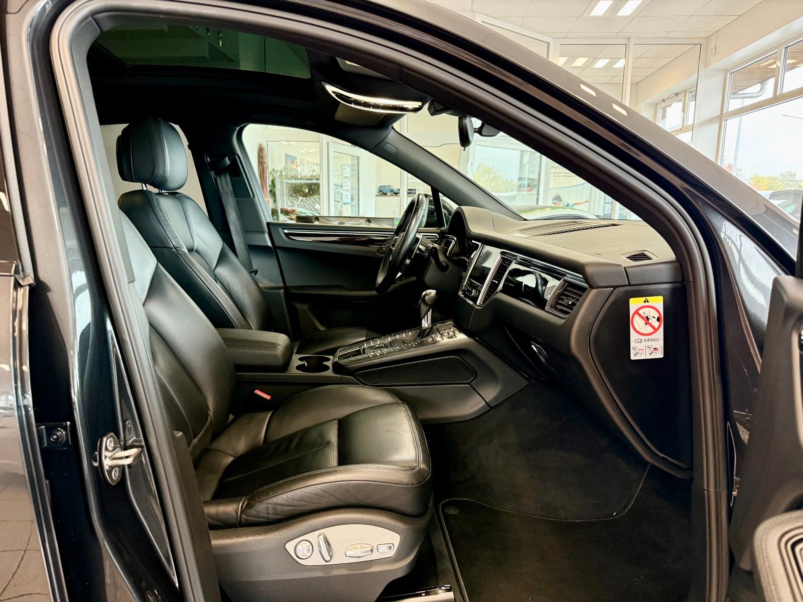 Fahrzeugabbildung Porsche Macan S Panorama/Kamera/DAB/20Zoll/APPROVED