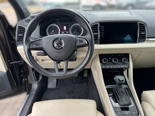 Fahrzeugabbildung SKODA Karoq 1.5 TSI DSG Style LED DACH KAMERA LEDER NA