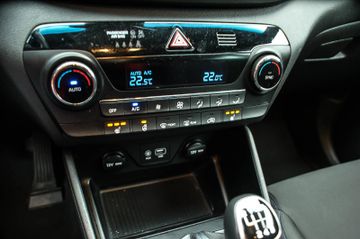 Fahrzeugabbildung Hyundai Tucson 16Turbo 4WD Passion Plus NAVI LED 1.HAND