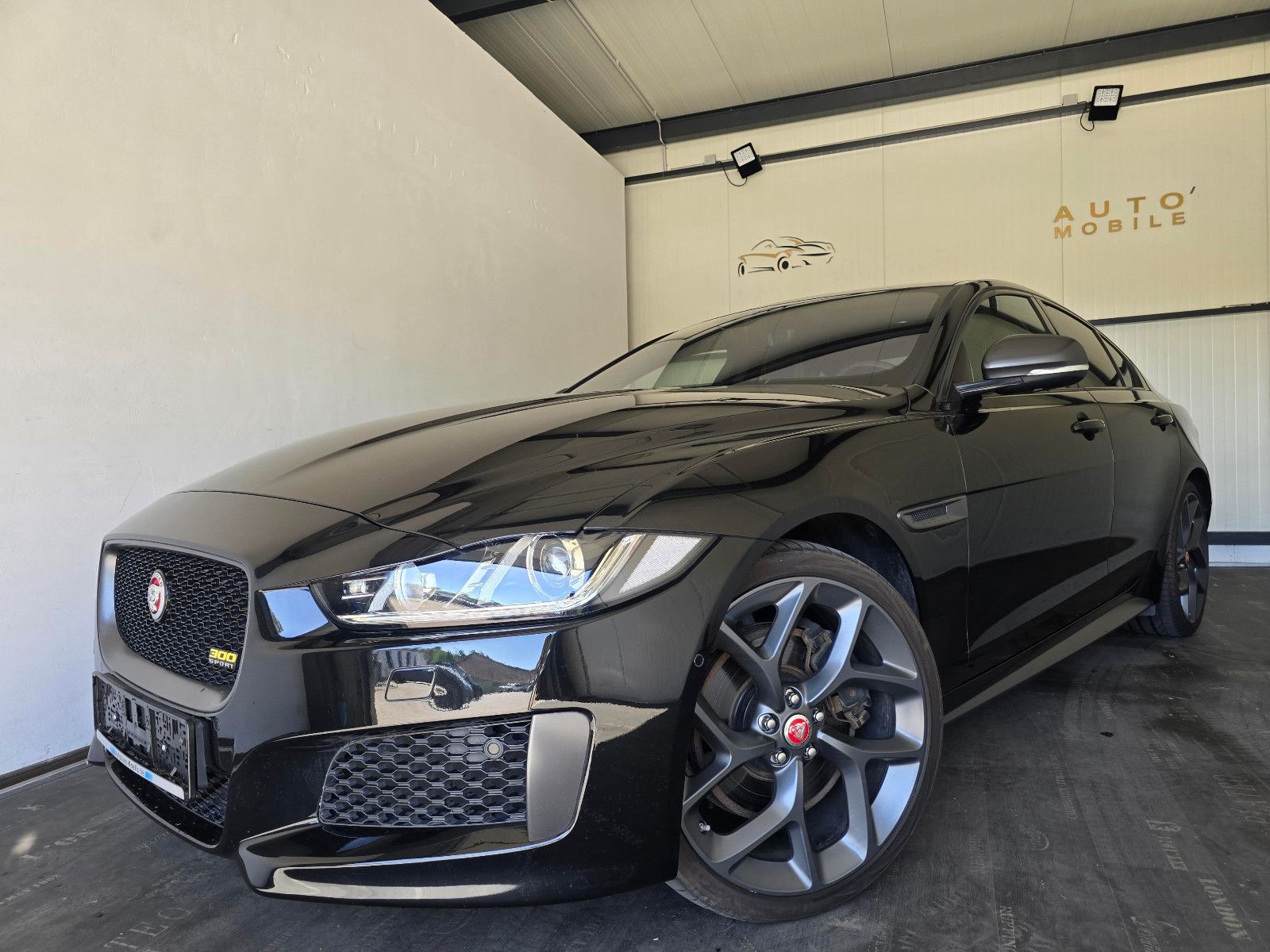 JAGUAR XE