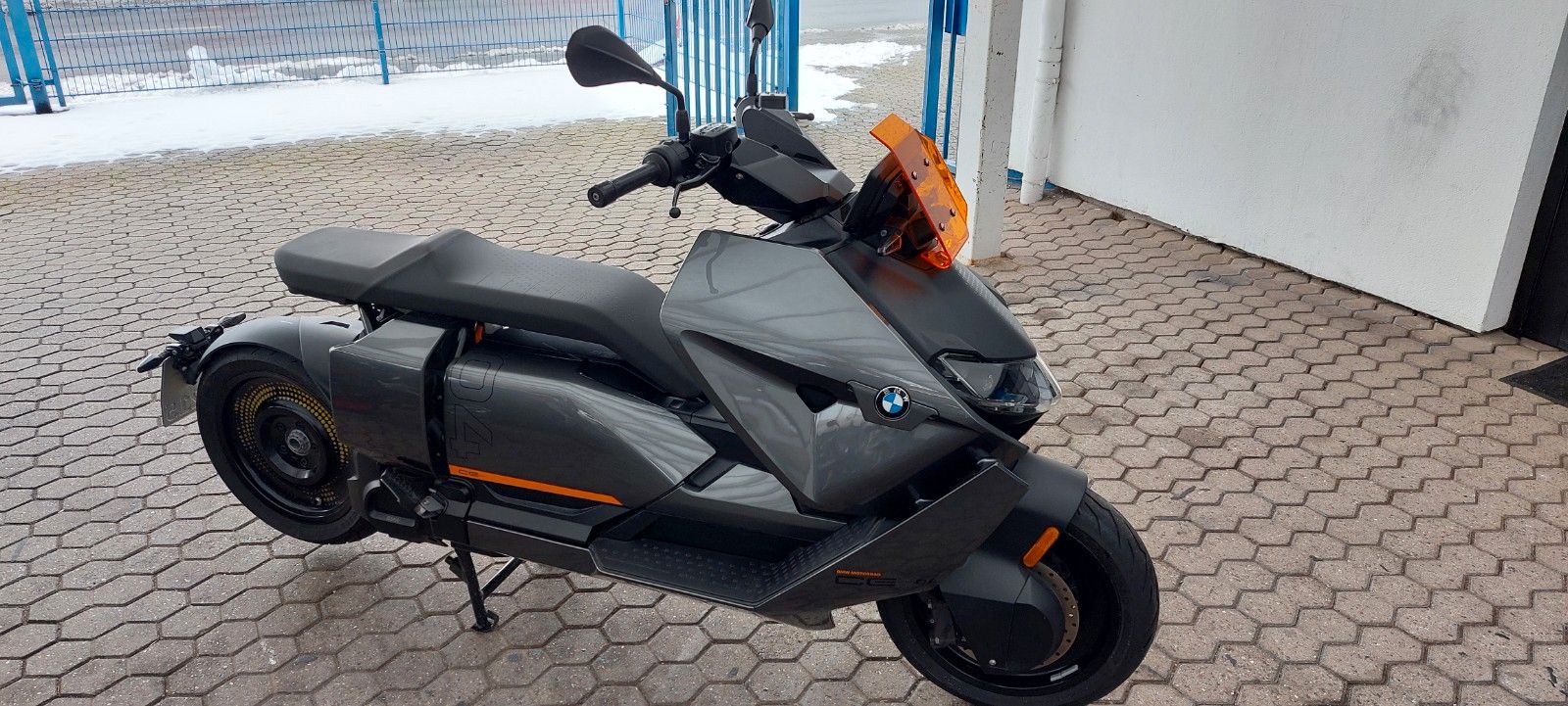 Fahrzeugabbildung BMW CE 04 Avantgarde   nur 1100 KM