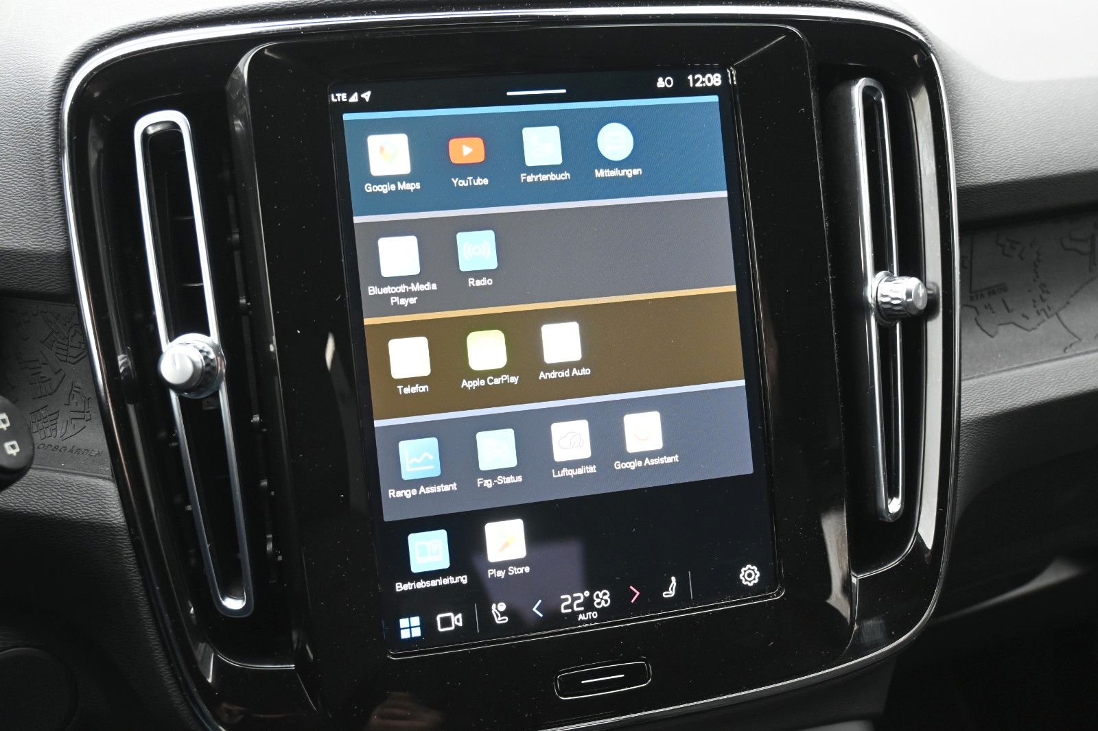 Fahrzeugabbildung Volvo XC40 Single Ext. Range Plus*LED*STHZ*CAM*BLIS