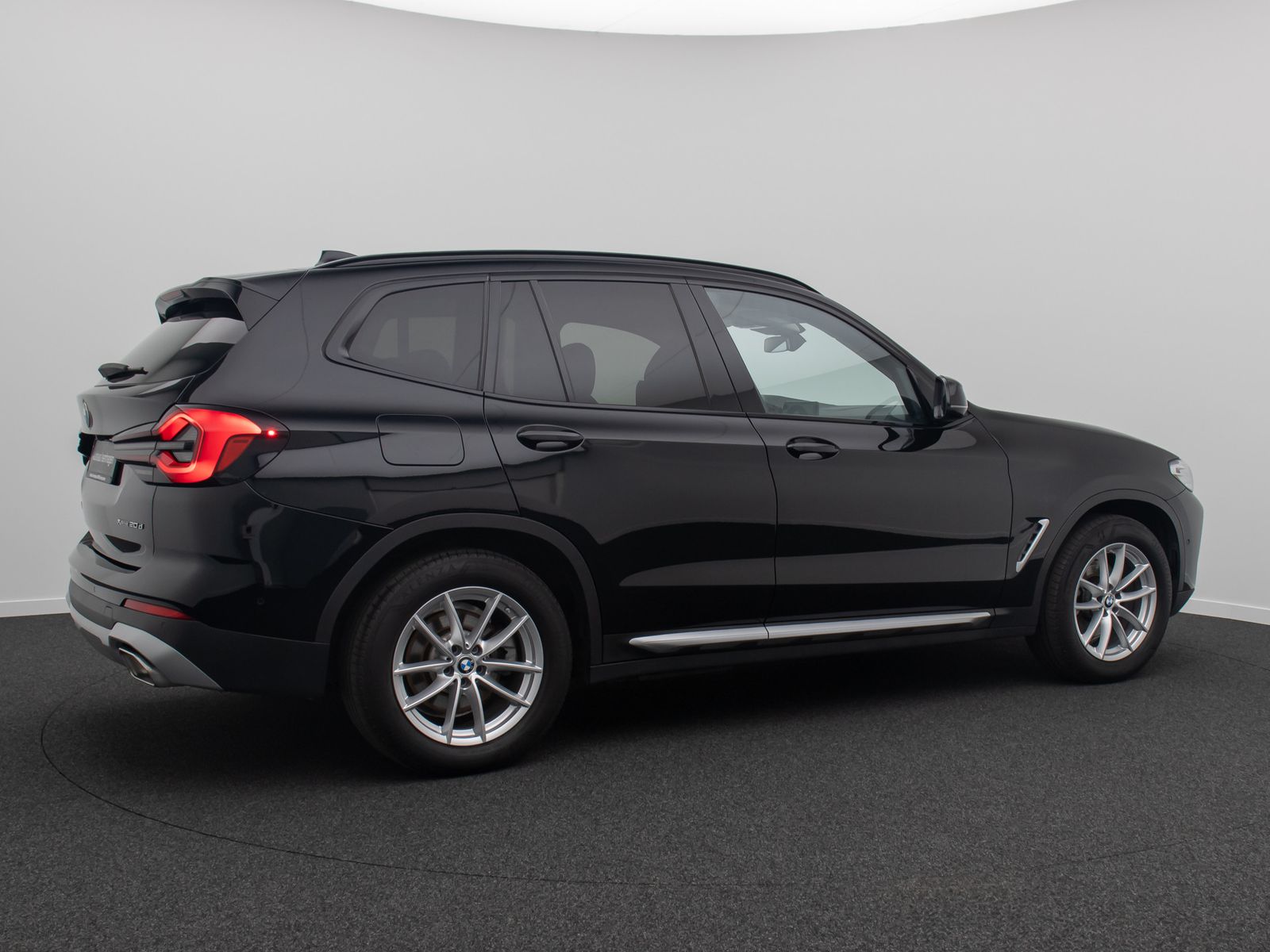 Fahrzeugabbildung BMW X3 xD20d Komfort Kamera HUD DAB Sport HiFi AHK