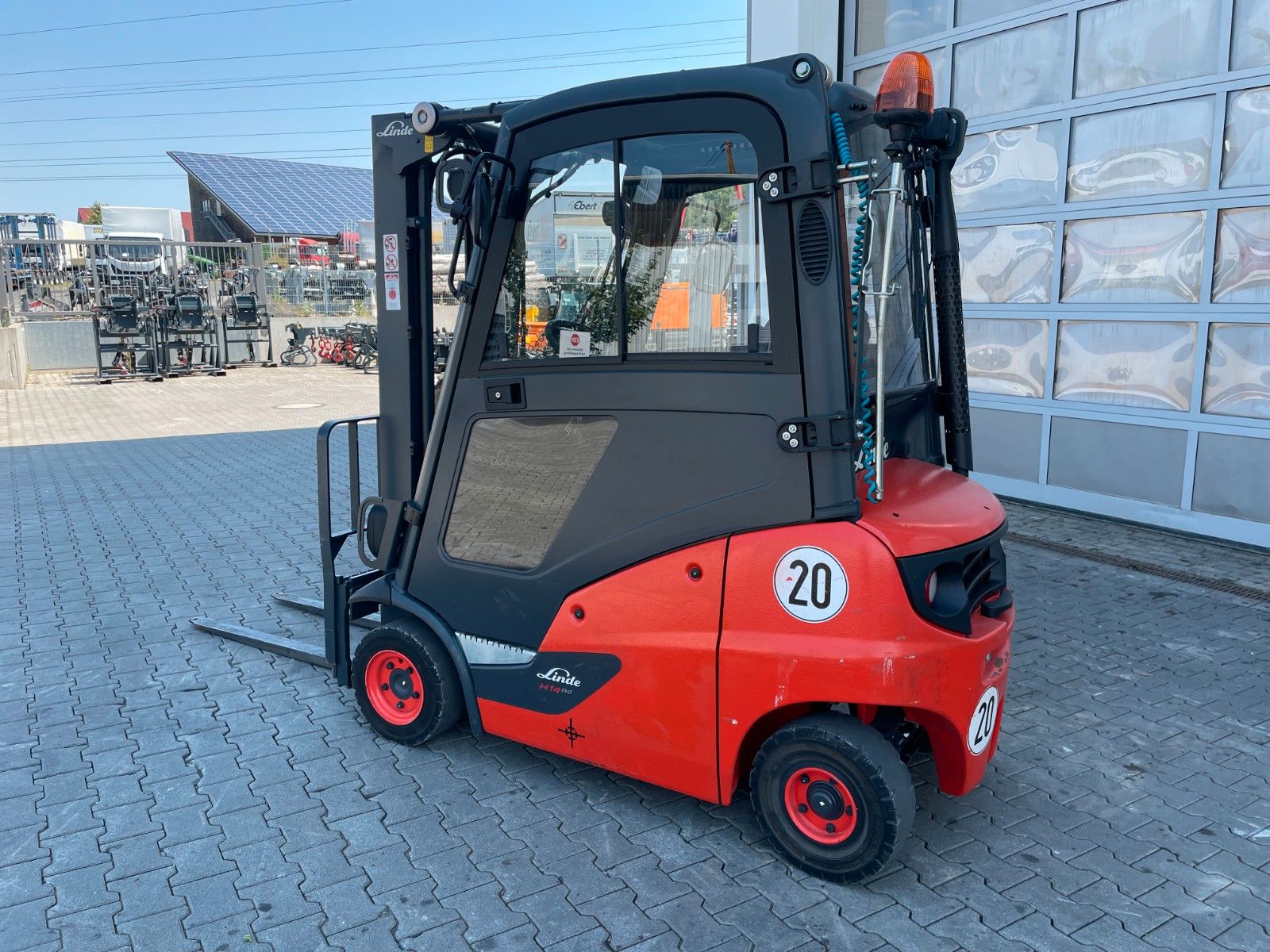 Fahrzeugabbildung Linde H14D-01 / HH 4,6m / 1.727h / Diesel / SS