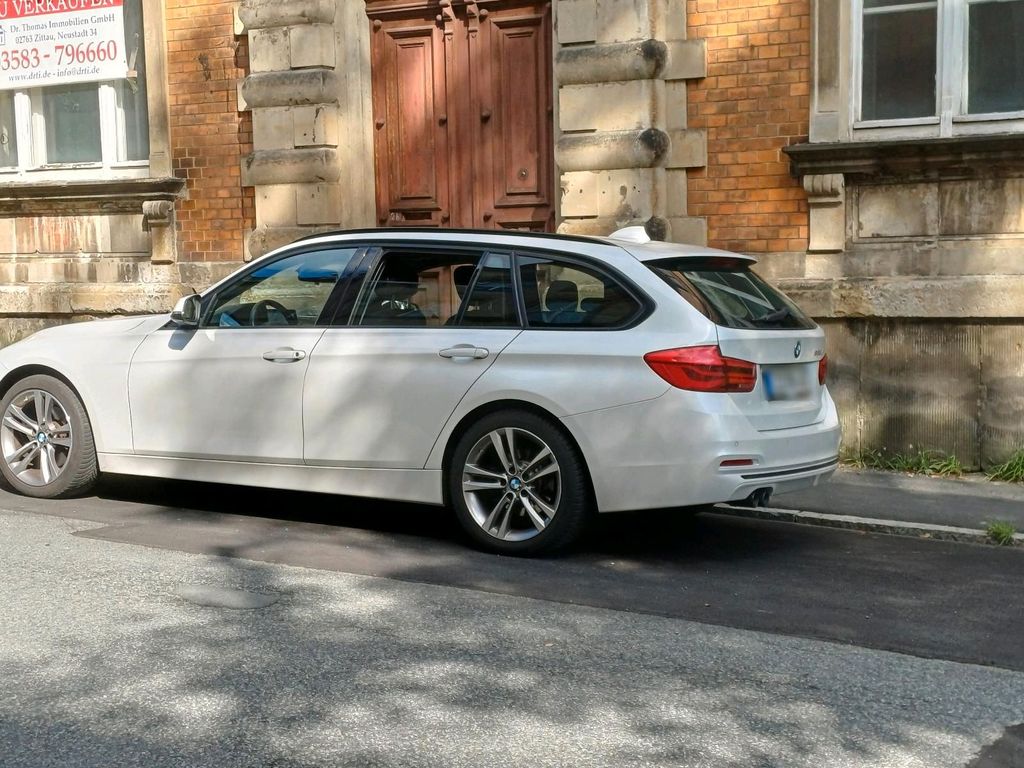Image of BMW 320