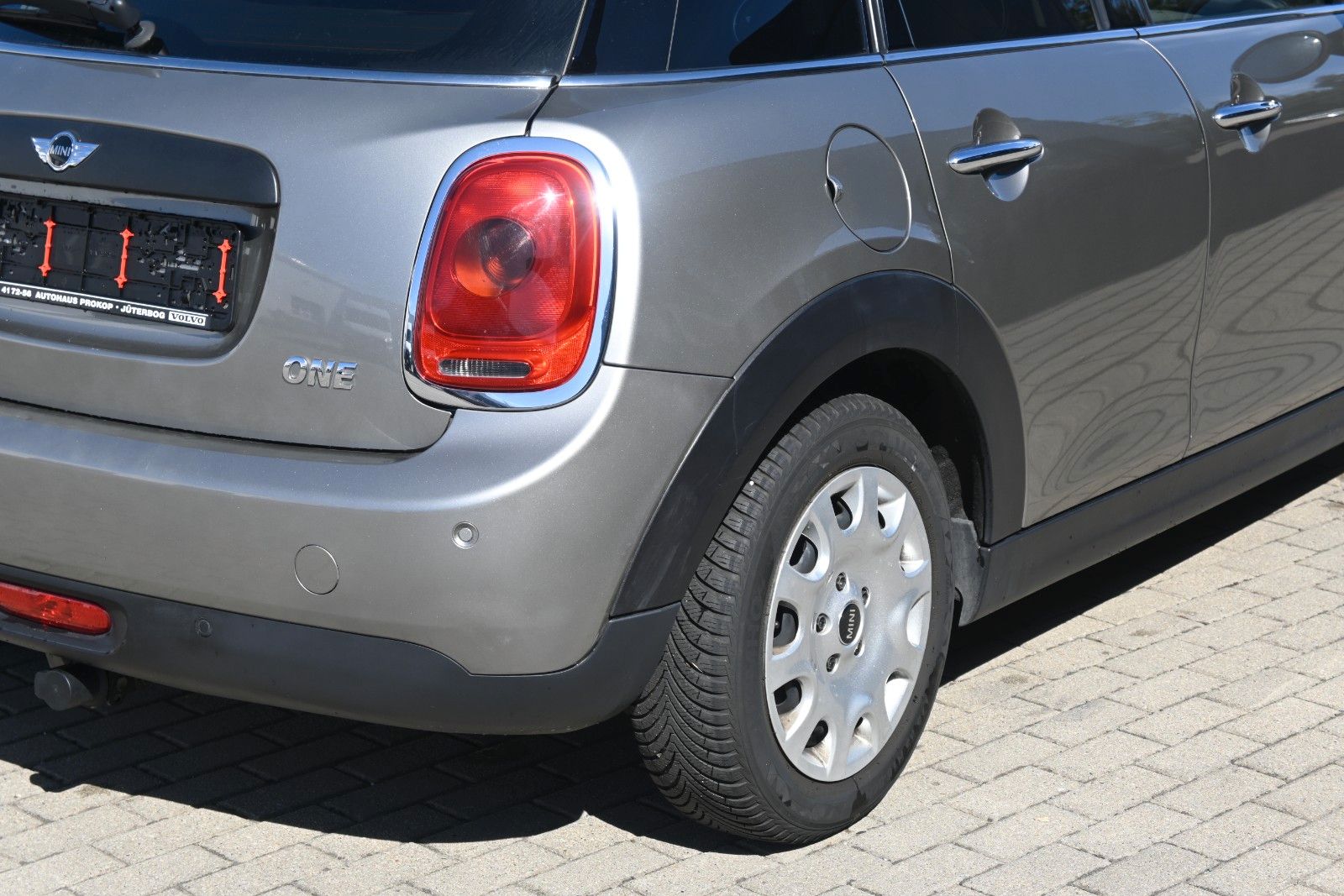Fahrzeugabbildung MINI ONE Mini 5-trg. One
