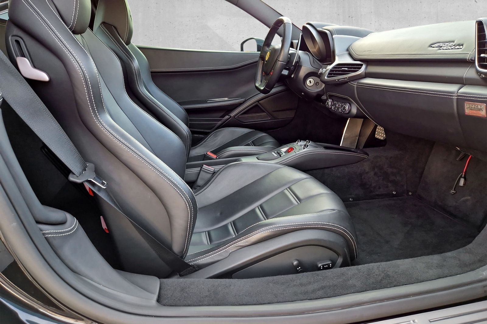 Fahrzeugabbildung Ferrari 458 Italia*dt. Auto*Carbon*AFS*