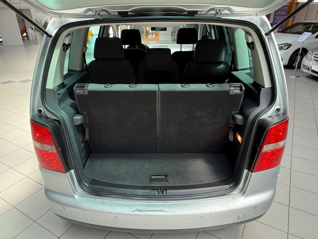 VW Touran Conceptline|7-Sitzer|SHZ|PDC|Klimaanlage VW Touran Conceptline|7-Sitzer|SHZ|PDC|Klimaanlage