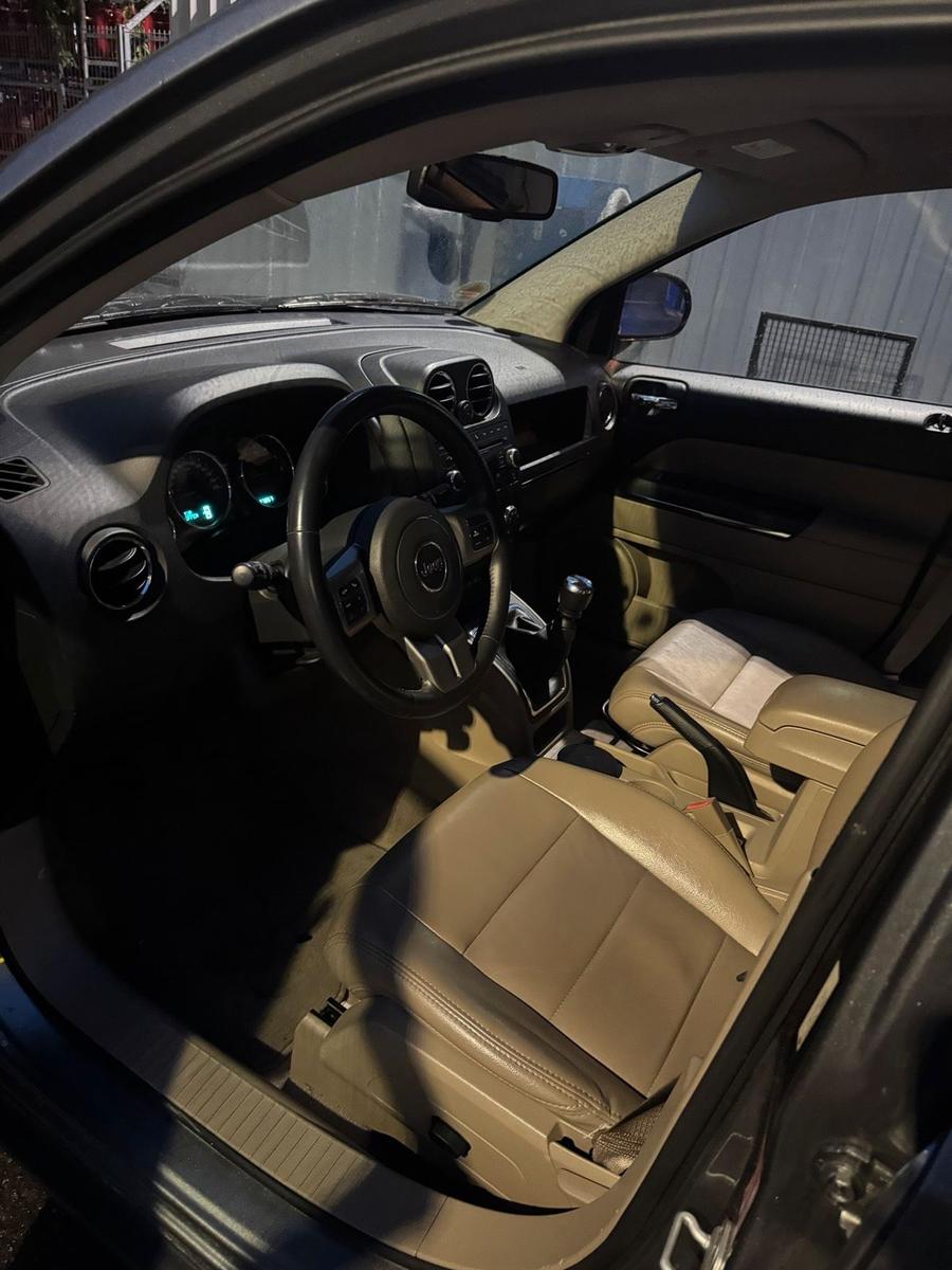 Jeep Compass 2012 — фото 11