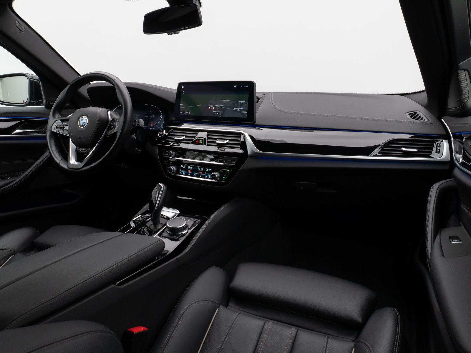 Fahrzeugabbildung BMW 530d xD  Luxury Line Kamera DAB H/K Lenkrhzg AHK