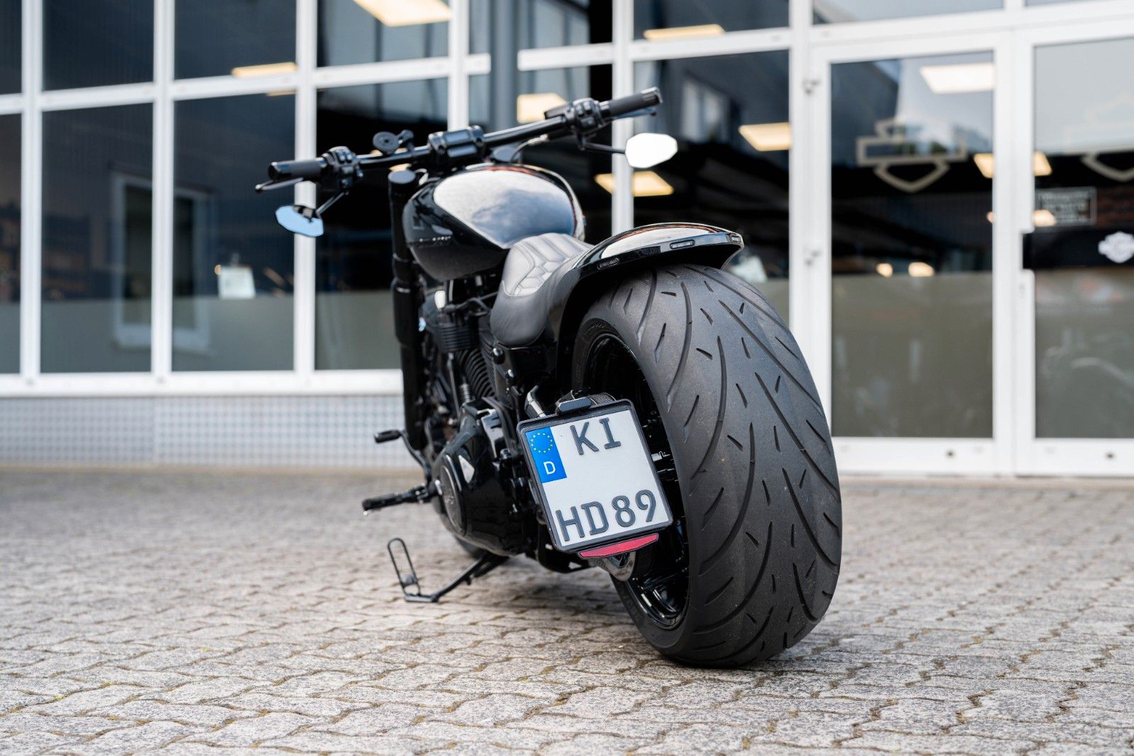 Fahrzeugabbildung Harley-Davidson FXBRS Breakout 114 cui - Kesstech BTC Gangster