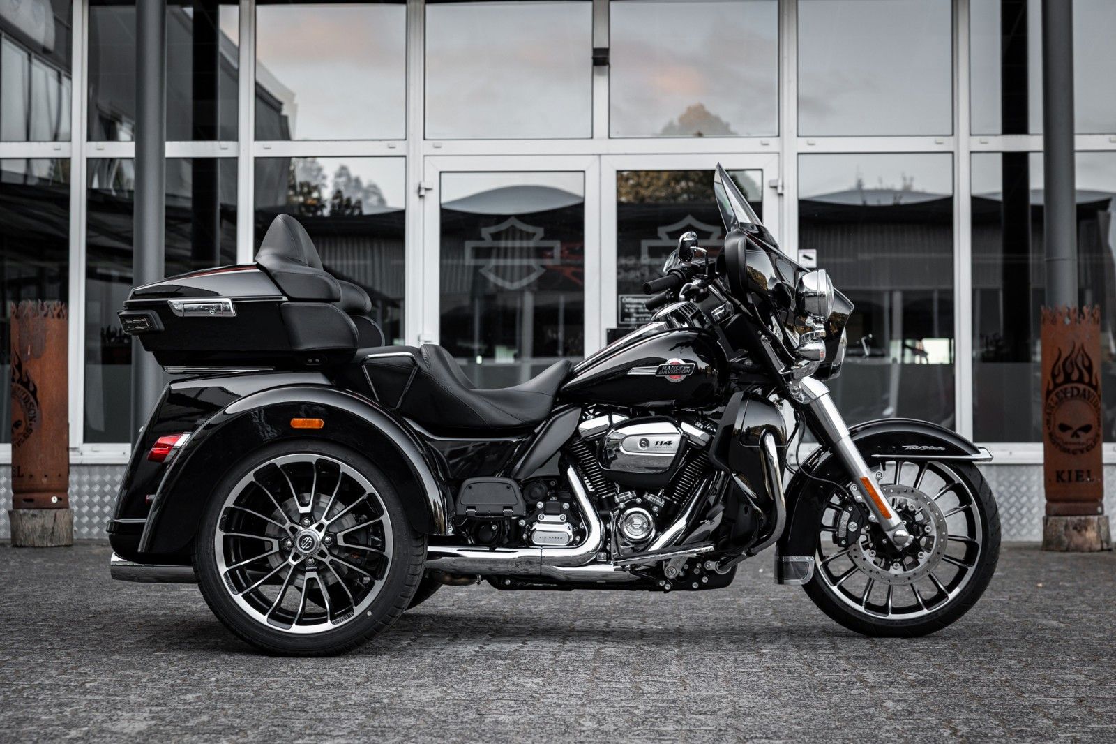 Fahrzeugabbildung Harley-Davidson TRI GLIDE ULTRA TRIKE 114 MY25 FLHTCUTG VORFÜHRF