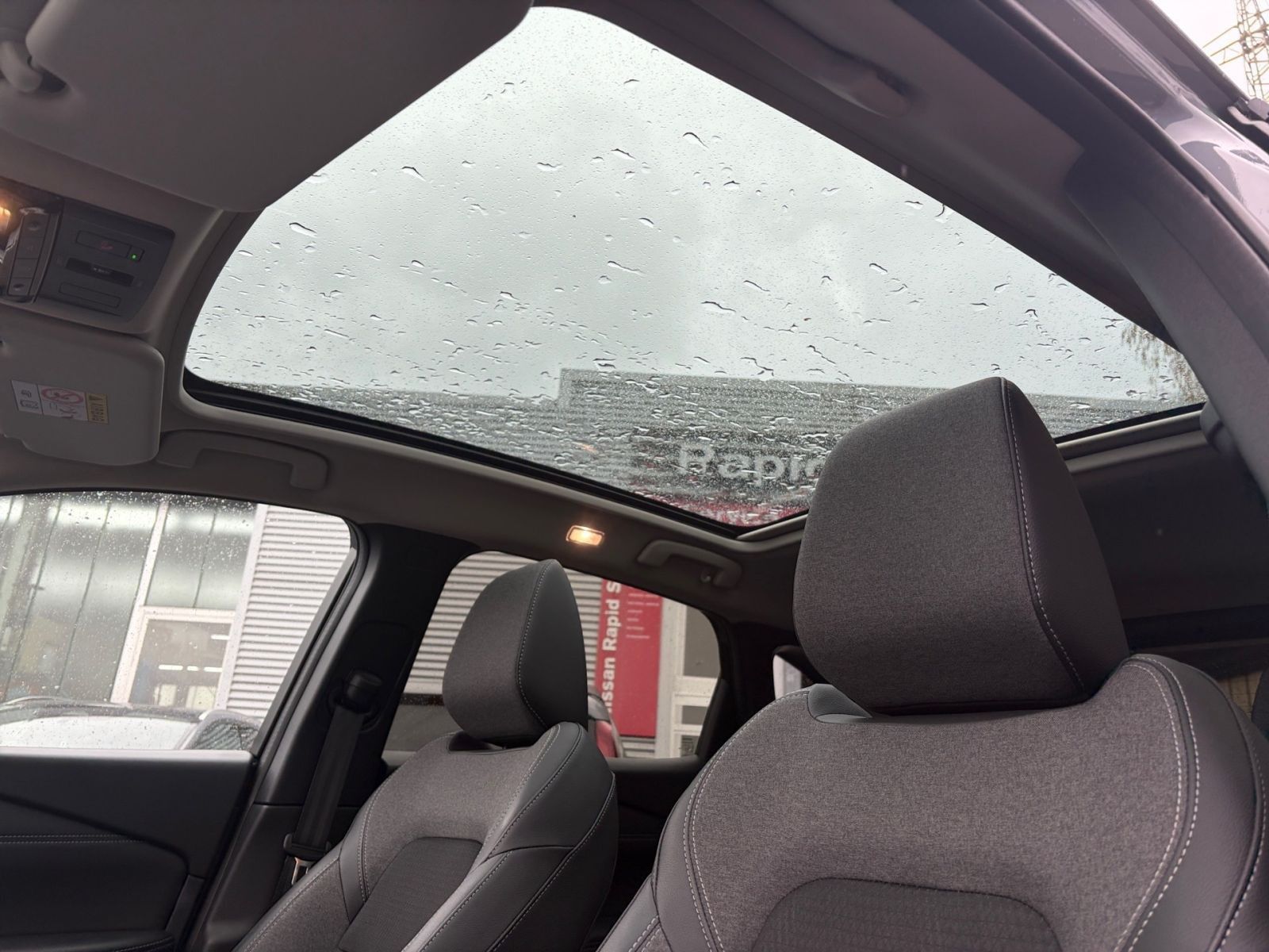 Fahrzeugabbildung Nissan Qashqai 1.3 DIG-T MHEV N-Connecta*Navi*SHZ*PANO*