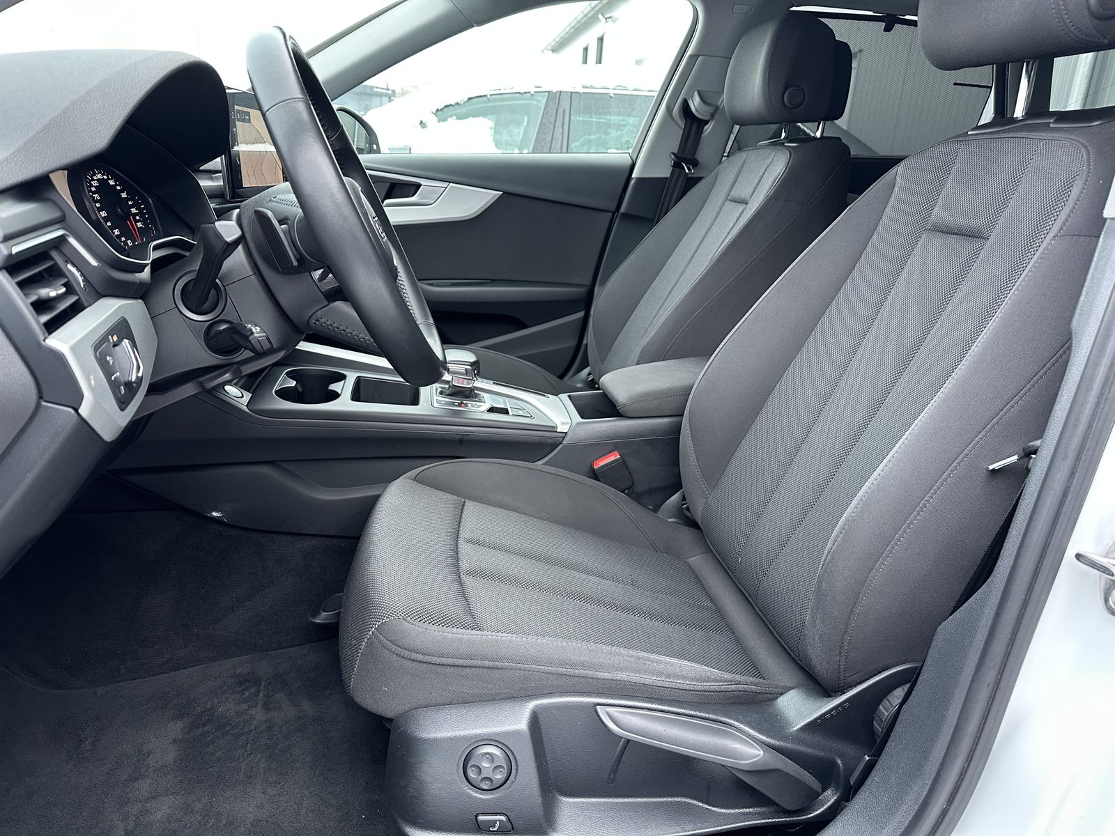 Fahrzeugabbildung Audi A4 Avant 40 TDI Quattro Aut. NAV+LED+KAMERA+18ZO