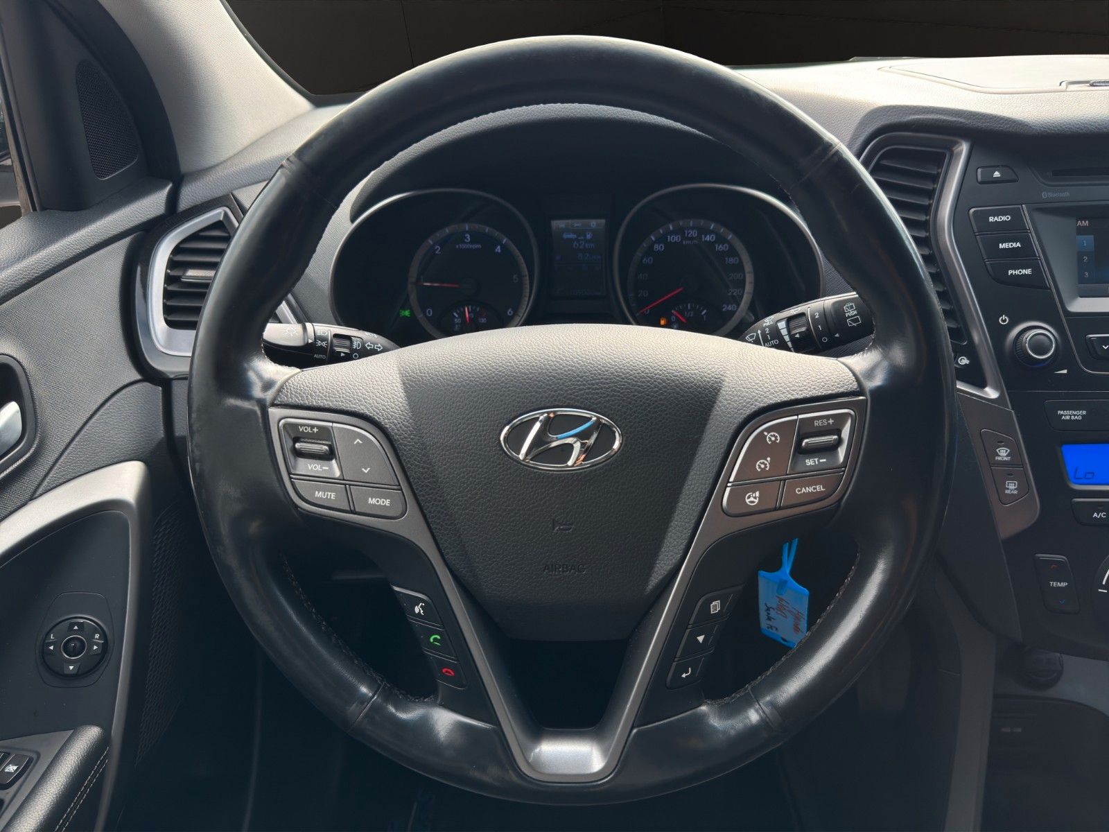Fahrzeugabbildung Hyundai Santa Fe 2WD*AHK*Kamera*Xenon*Vollleder*Tempomat