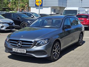 Mercedes E 220 - 2