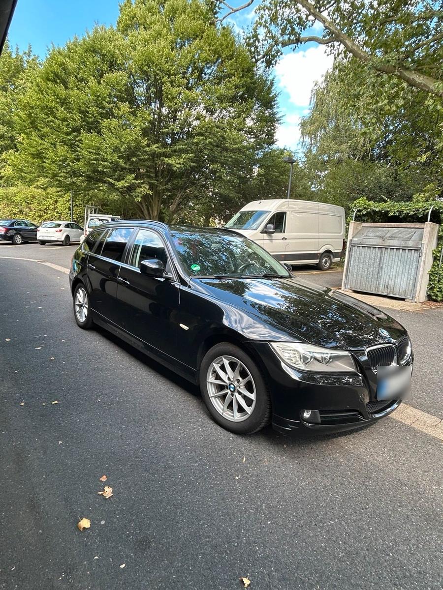 BMW 316 2012 — салон