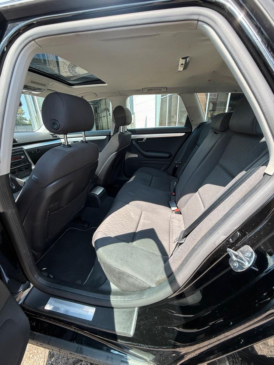 Audi A4 2005 — photo 7