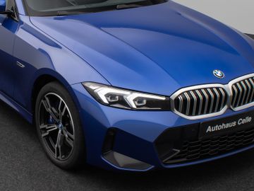 Fahrzeugabbildung BMW 330e Tour M Sport Komfortzugang Kamera 18"M LMR