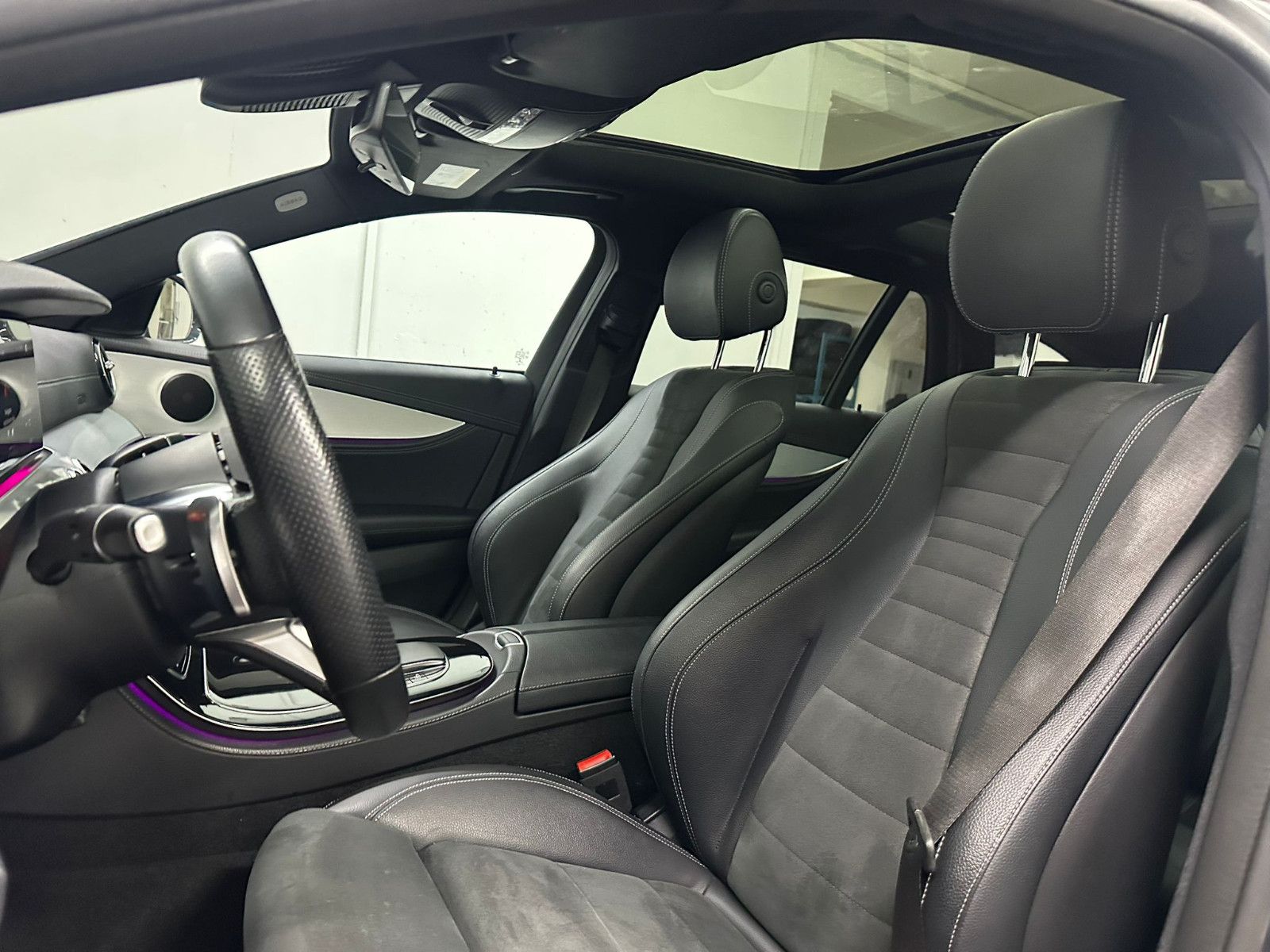 Fahrzeugabbildung Mercedes-Benz E 300 de 4MATIC T AMG-LINE*PANO*AHK*MAGNO