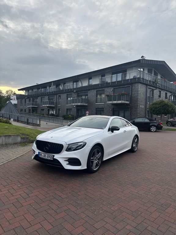 Image of Mercedes-Benz E 220