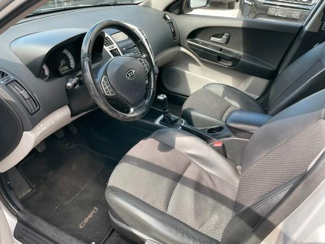 Kia cee'd 2009 — photo 13