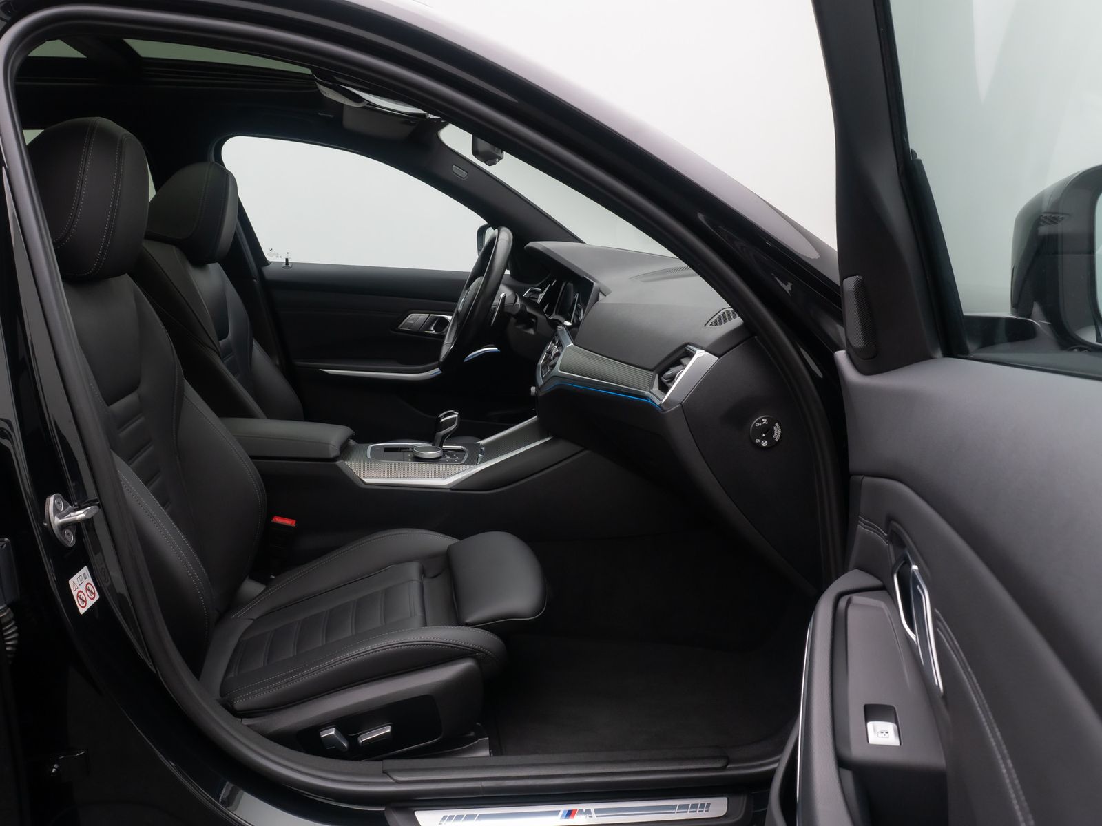 Fahrzeugabbildung BMW 330e xD M Sport Kamera Laser HUD DAB HiFi Komfor