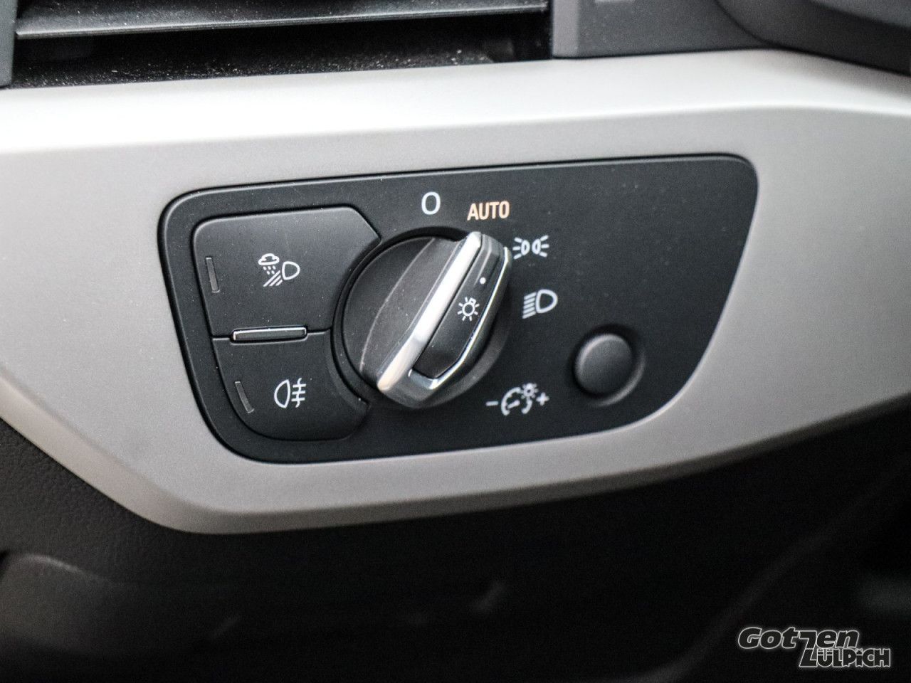 Fahrzeugabbildung Audi A4 Avant 35 TDI advanced SD Lkima LED Kamera PDC