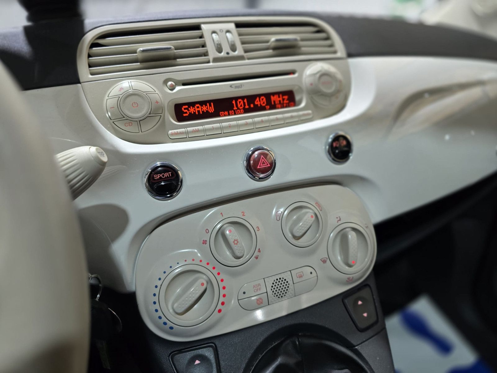 Fahrzeugabbildung Fiat 500 Lounge/Klima/Panorama/EURO6/TÜV-NEU/Garantie