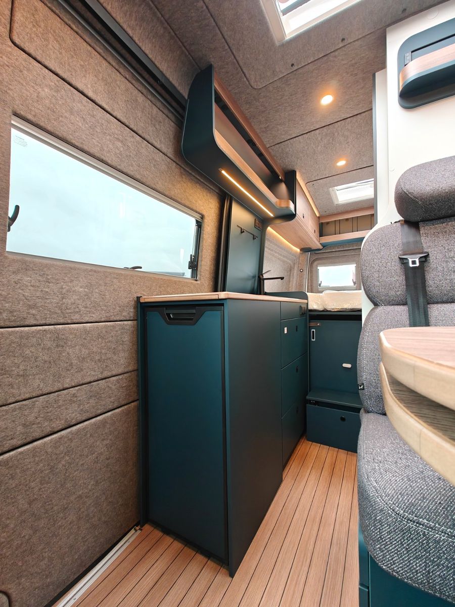 Fahrzeugabbildung HYMER / ERIBA / HYMERCAR CAR 600 - 18" A/T, Markise, AHK, VW Facelift! -