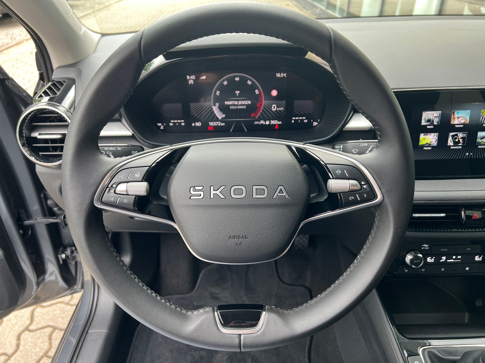 Fahrzeugabbildung SKODA Fabia Selection Tour 1.0 TSI *Vorb. AHK, LED, Ka